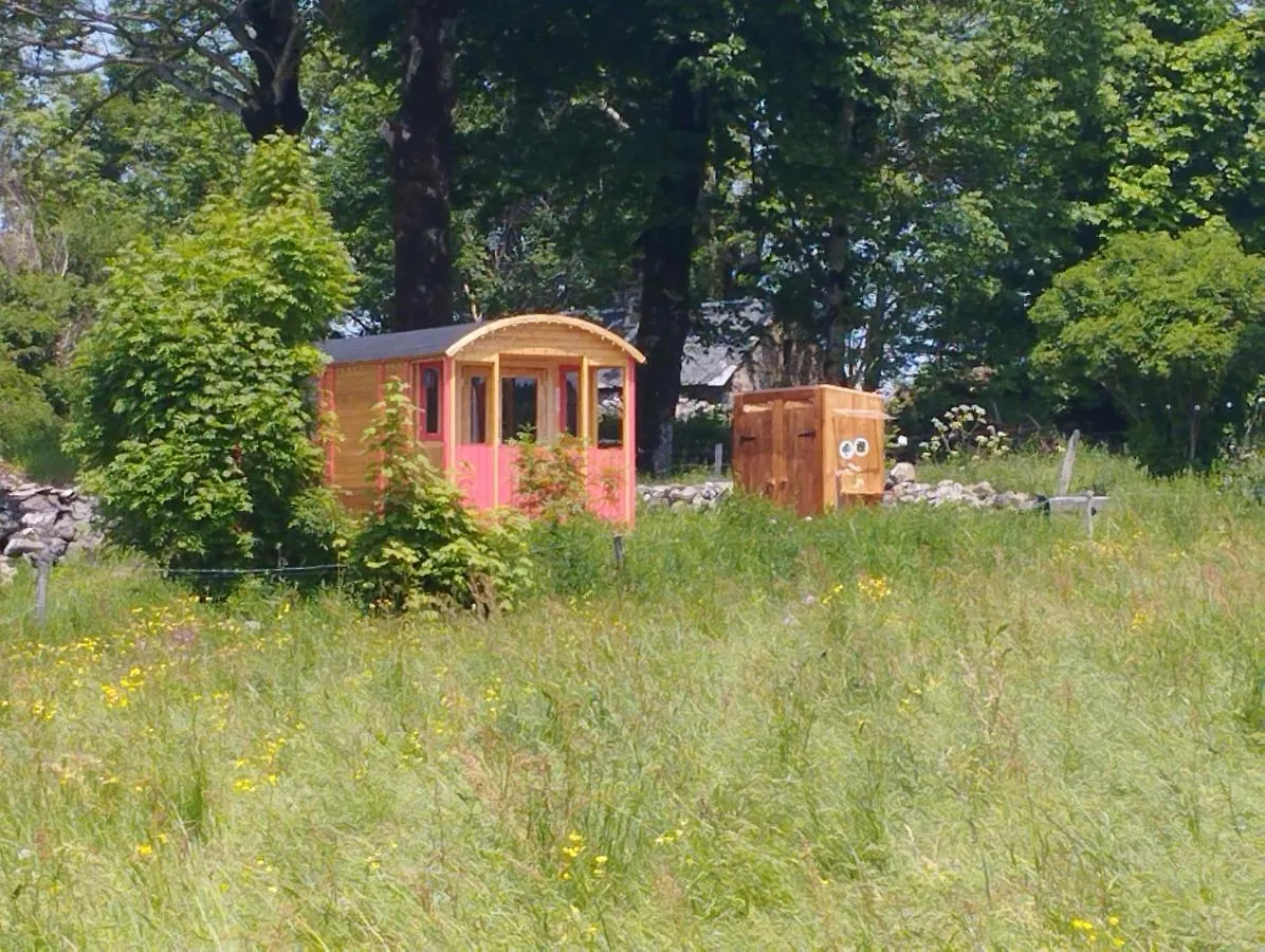 Chalet La Roulotte Romantique Du P'Tit Buron Saint-Saturnin