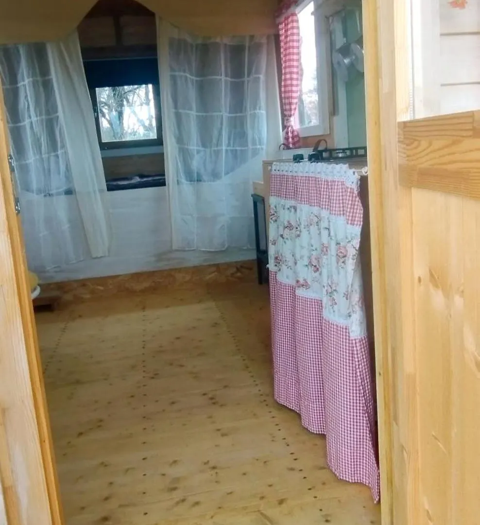 Chalet La Roulotte Romantique Du P'Tit Buron Saint-Saturnin